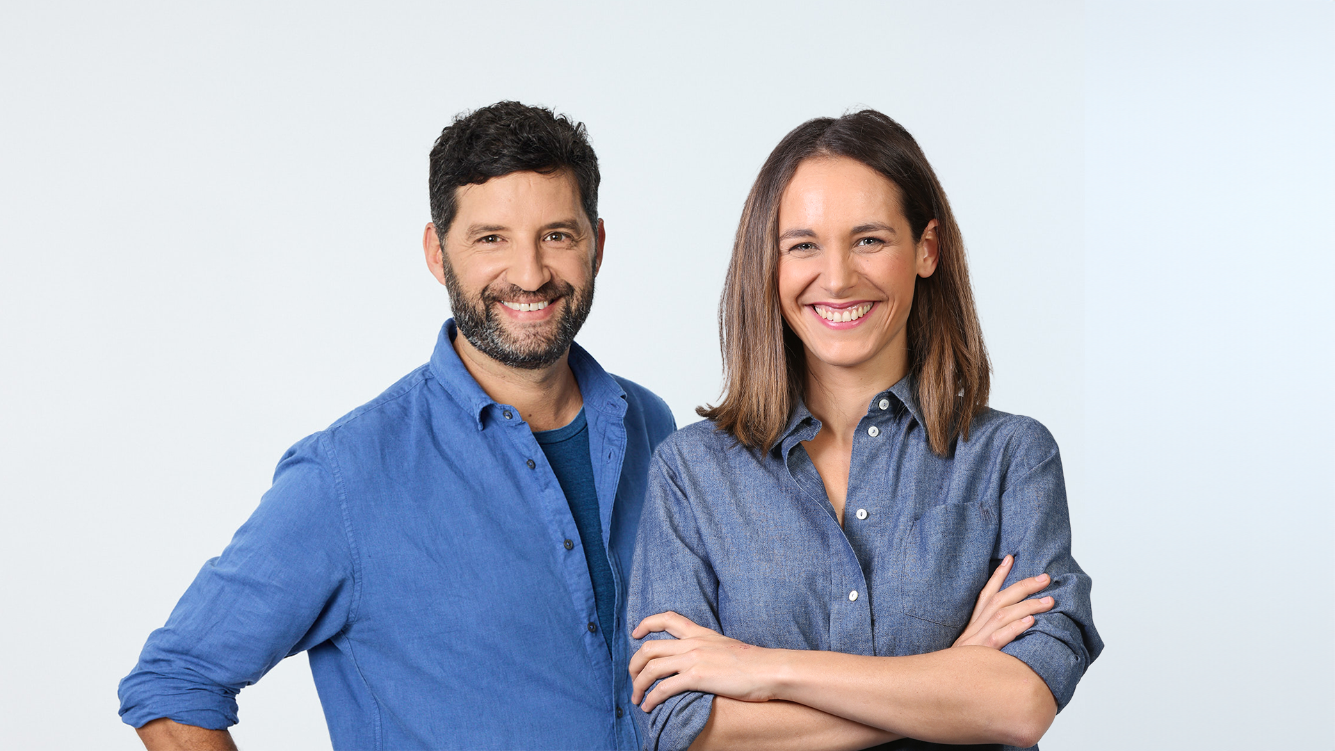 Nicolas Jamain et Anaïs Castagna, aux commandes de la matinale olympique du 22 juillet au 9 août 2024 sur RMC. © Yann Audic.