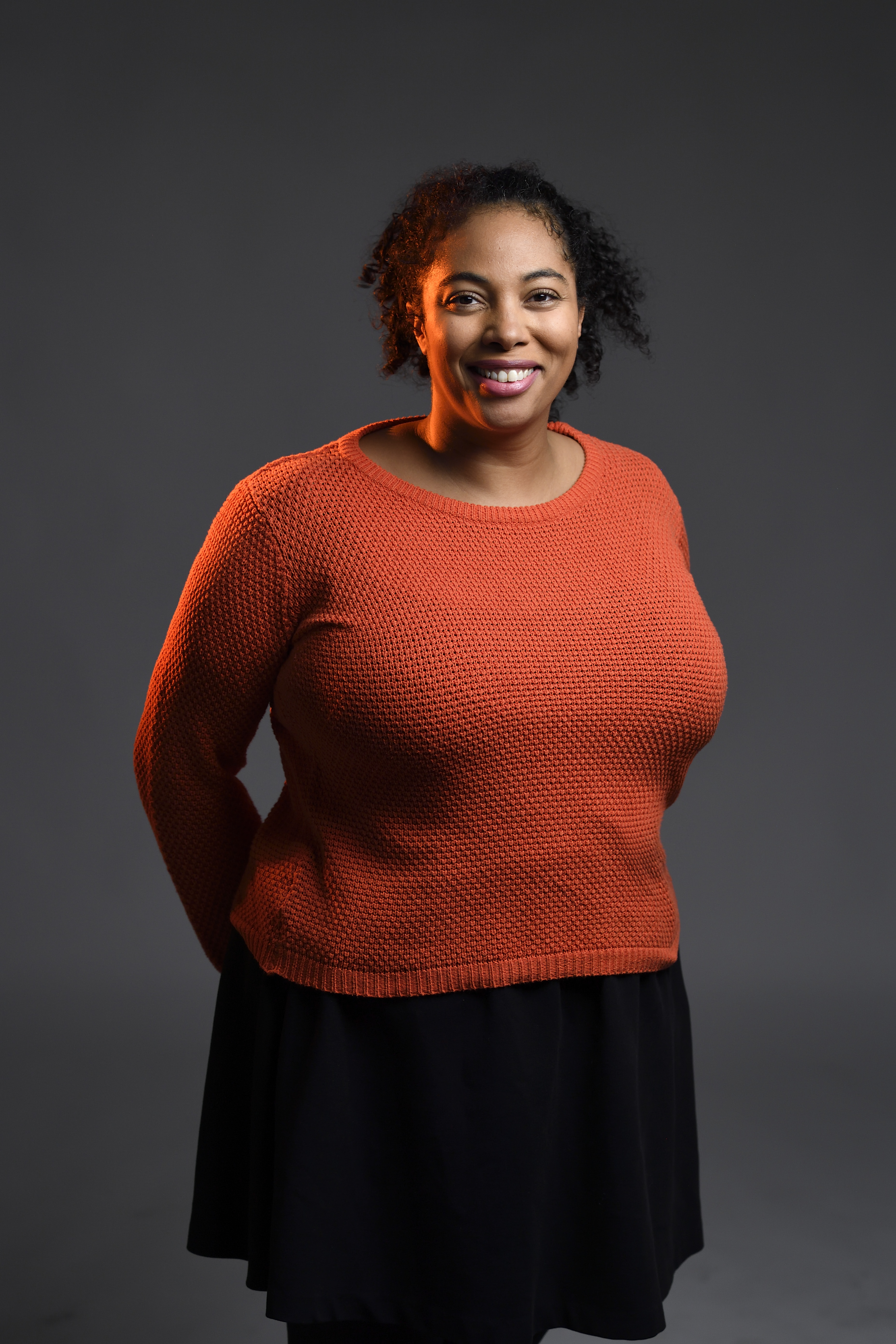 Catherine Duthu, journaliste et présentatrice de La Revue de presse internationale du lundi au samedi. © Radio France / Christophe Abramowitz.