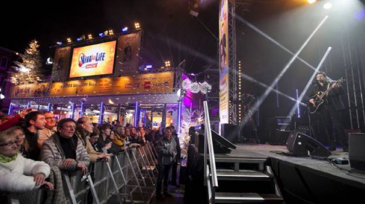 Hier soir,  Patrick Bruel a donné le coup d'envoi de Viva for Life © Martin Godfroid