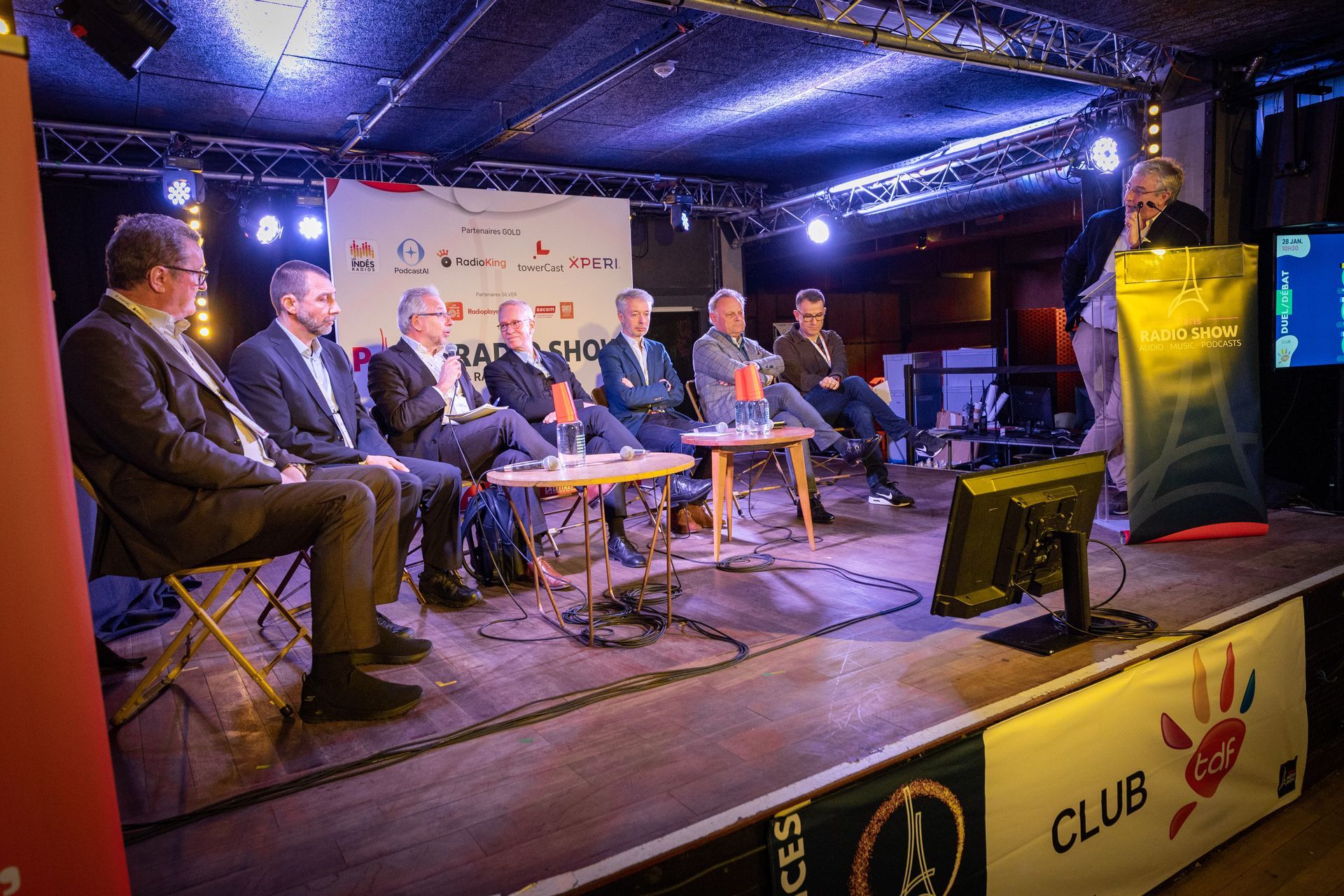 L’édition 2025 du Paris Radio Show a proposé de nombreuses conférences durant deux jours. Ici, la conférence d’ouverture consacrée au développement du DAB+ avec des professionnels belges, français et suisses.