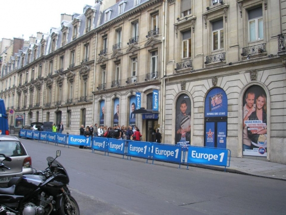 La devanture du 26 bis rue François 1er en 2011 (source : SchooP)