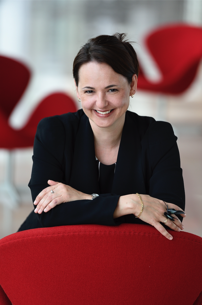 Anne Sérode est la première Nord-américaine à diriger une chaîne de Radio France © Christophe Abramowitz