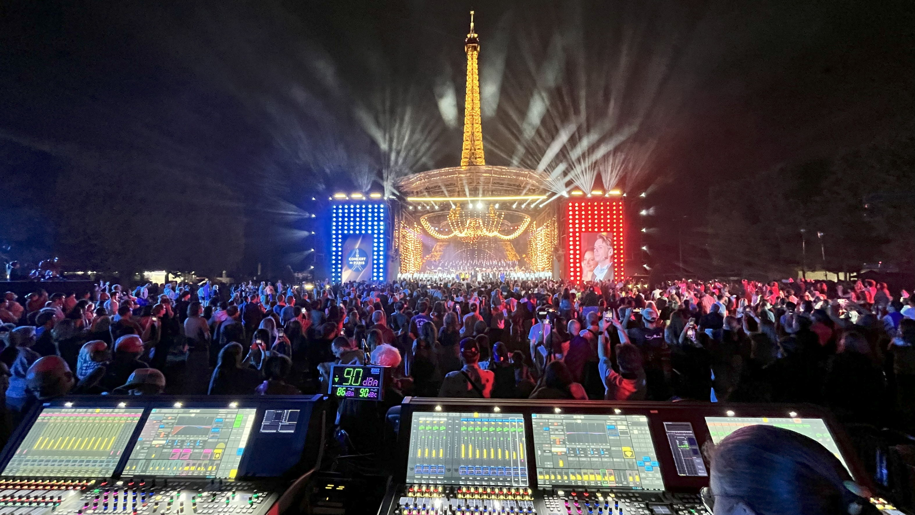 Les consoles Lawo au pied de la Tour Eiffel pour le 14 juillet