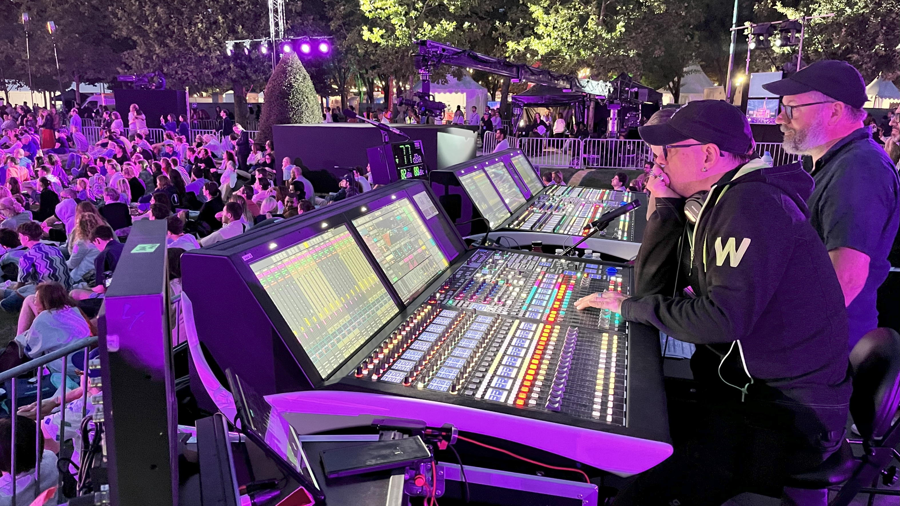 Les consoles Lawo au pied de la Tour Eiffel pour le 14 juillet
