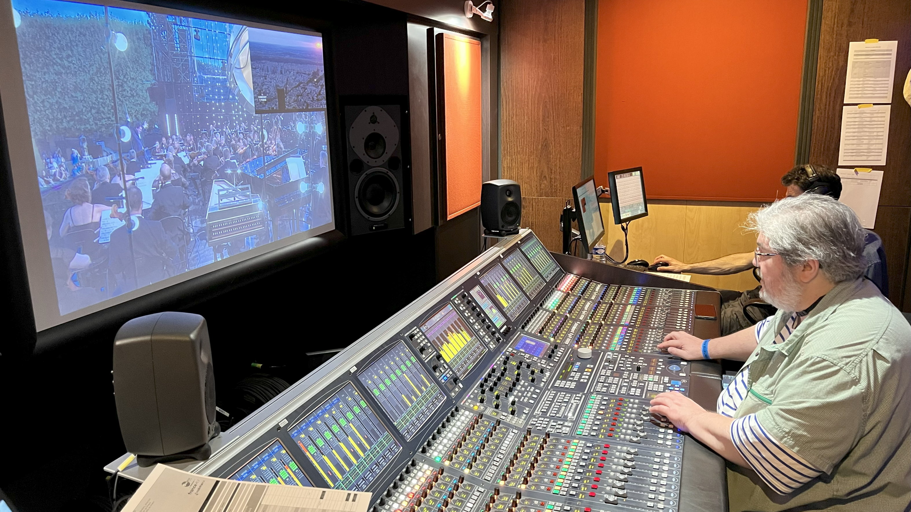 Les consoles Lawo au pied de la Tour Eiffel pour le 14 juillet