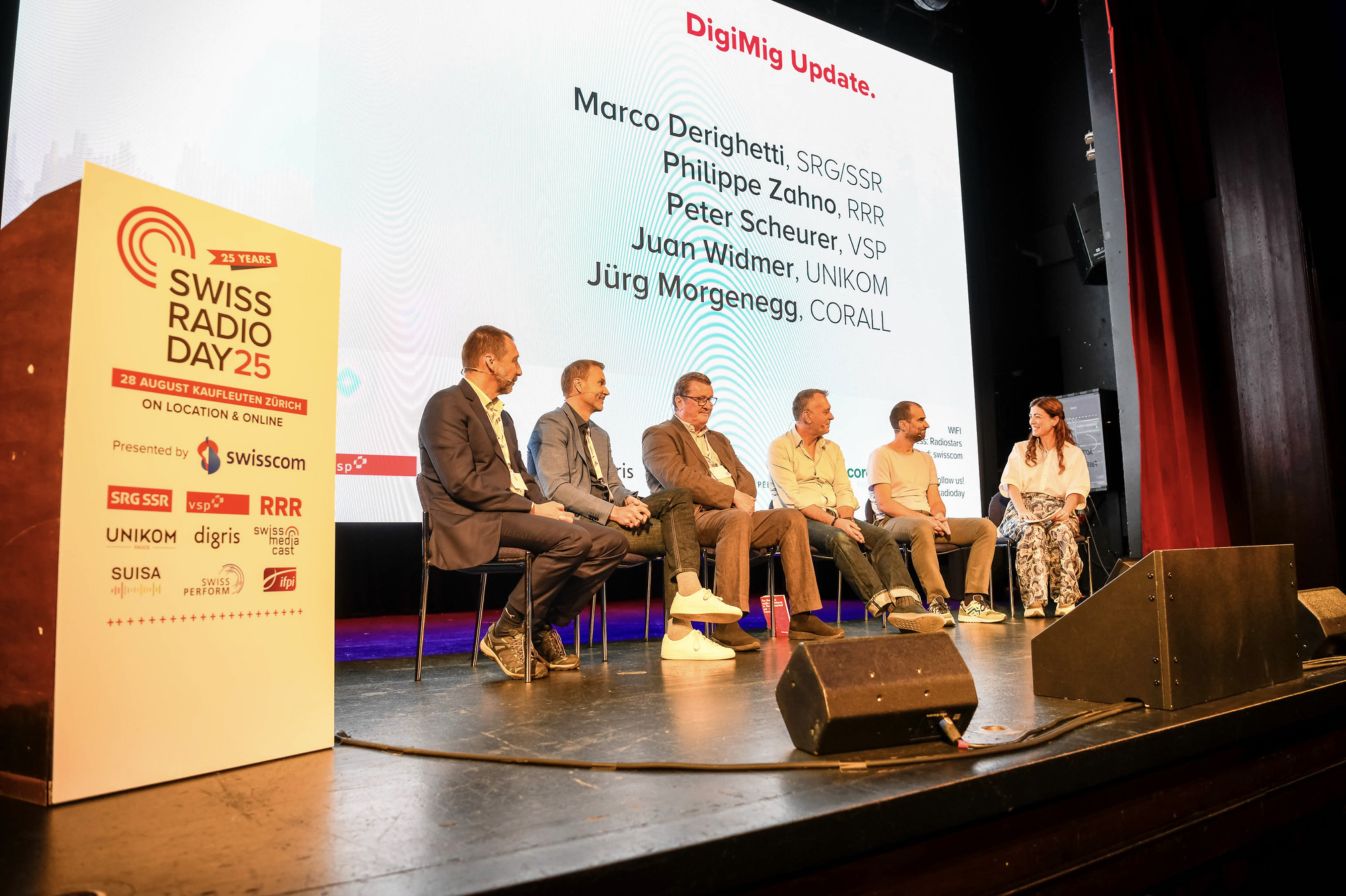 Au SwissRadioDay 2025, une table ronde a été consacrée à l’actualité de la plateforme DigiMig, en présence de représentants de la SRG SSR, RRR, VSP, UNIKOM et CORALL © Tobias Stahel Photography.