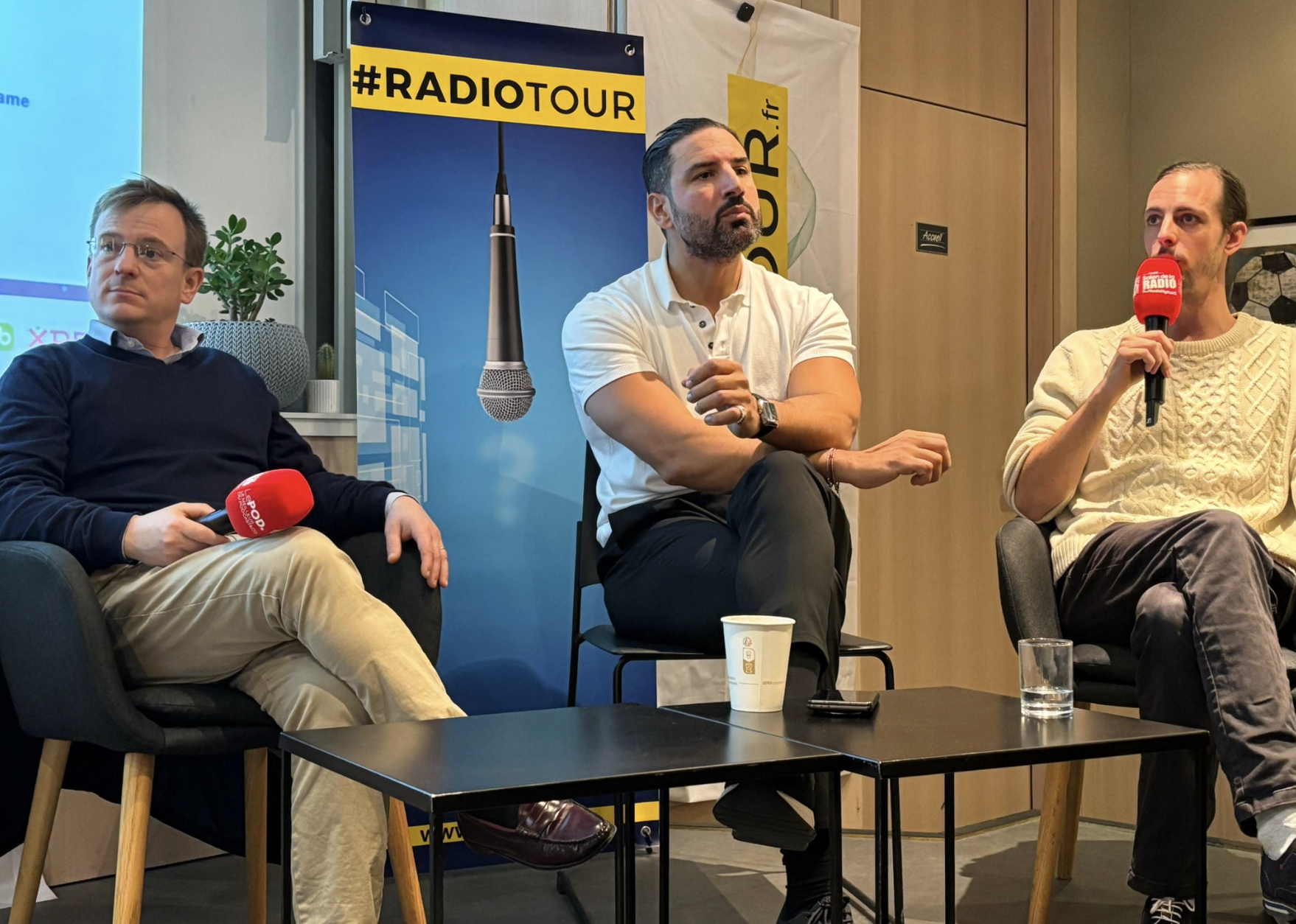 Étienne Pépin (RCF Radio Notre Dame), Magued Rabia (ICI Paris Île-de-France) et Philippe Fischer (Radio Campus Paris) partagent leurs bonnes pratiques pour engager sur le terrain et en ligne.