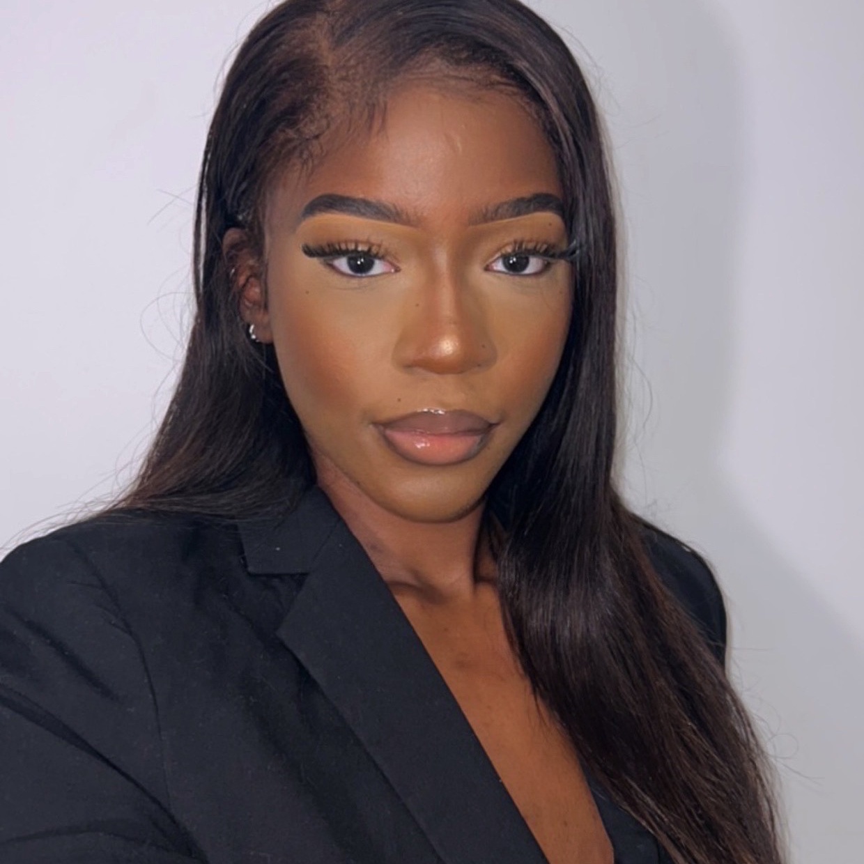 Le Syndicat National des Radios Libres accueille sa nouvelle déléguée générale, Victoria Banzouzi, 28 ans.