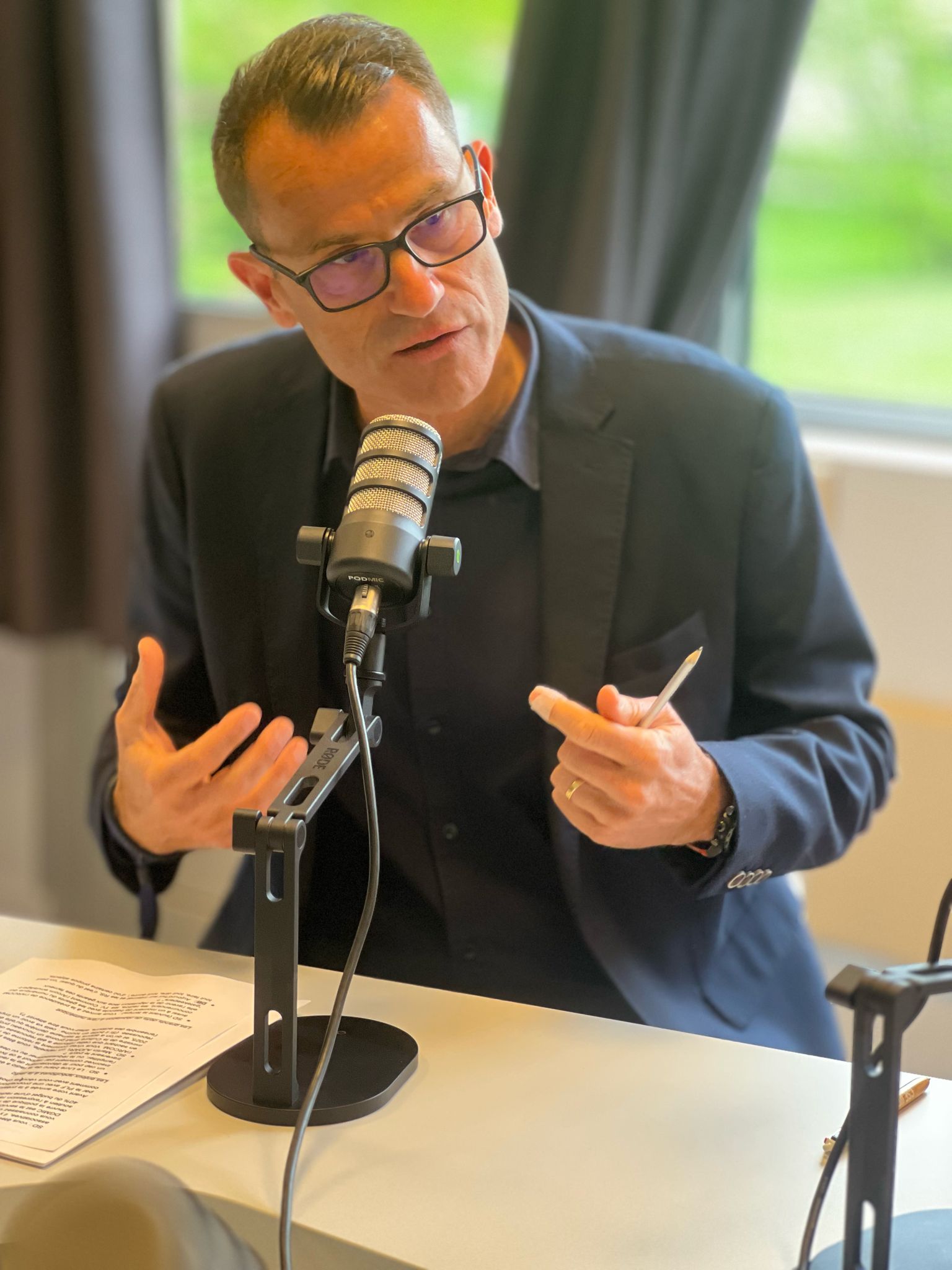 Sylvain Delfau, président du Syndicat national des radios libres, appelle à sanctuariser le FSER et revient sur les enjeux budgétaires du Fonds de soutien à l’expression radiophonique et de la démocratie locale.