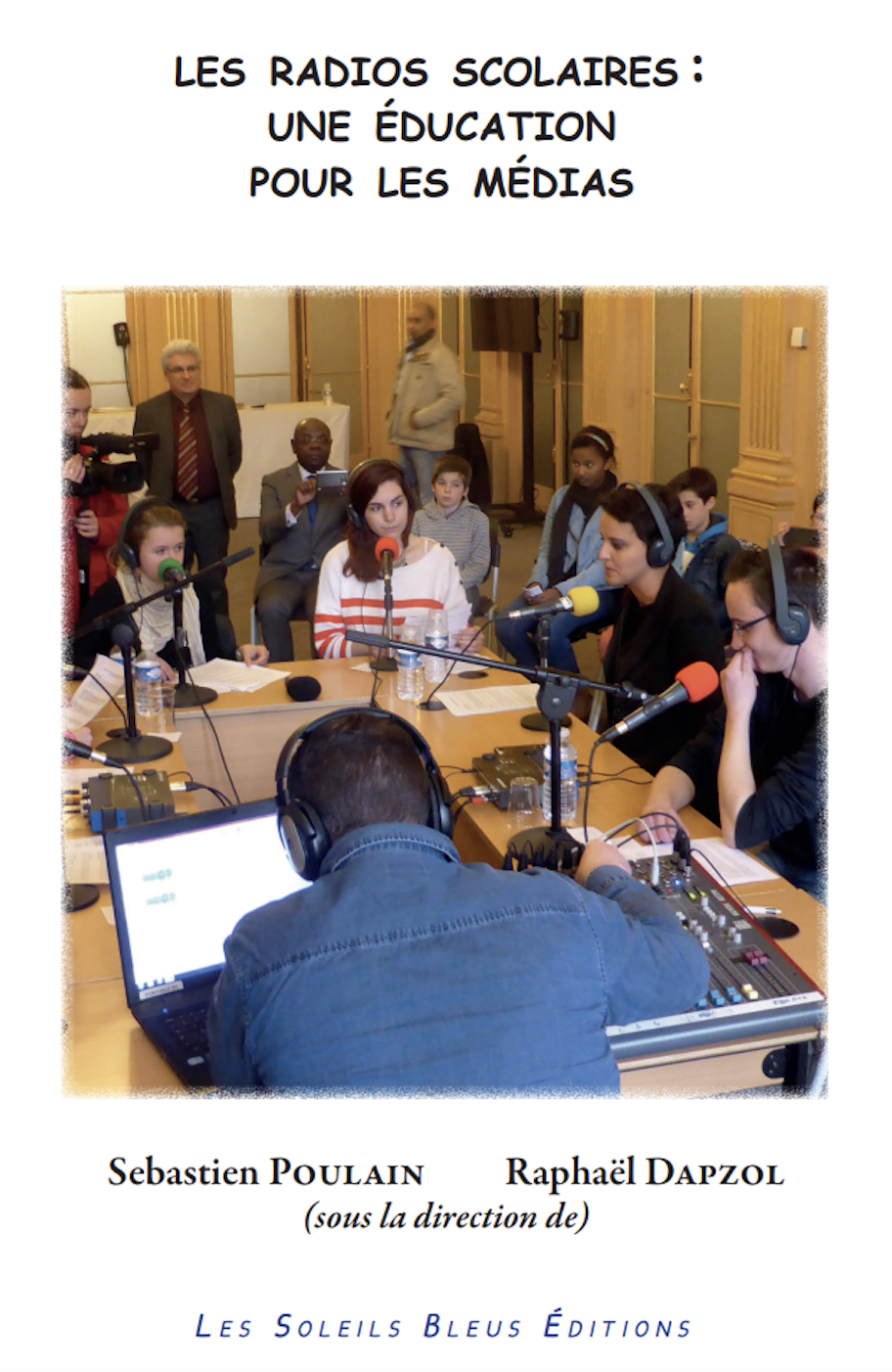 Un ouvrage académique explore la fonction éducative des radios scolaires