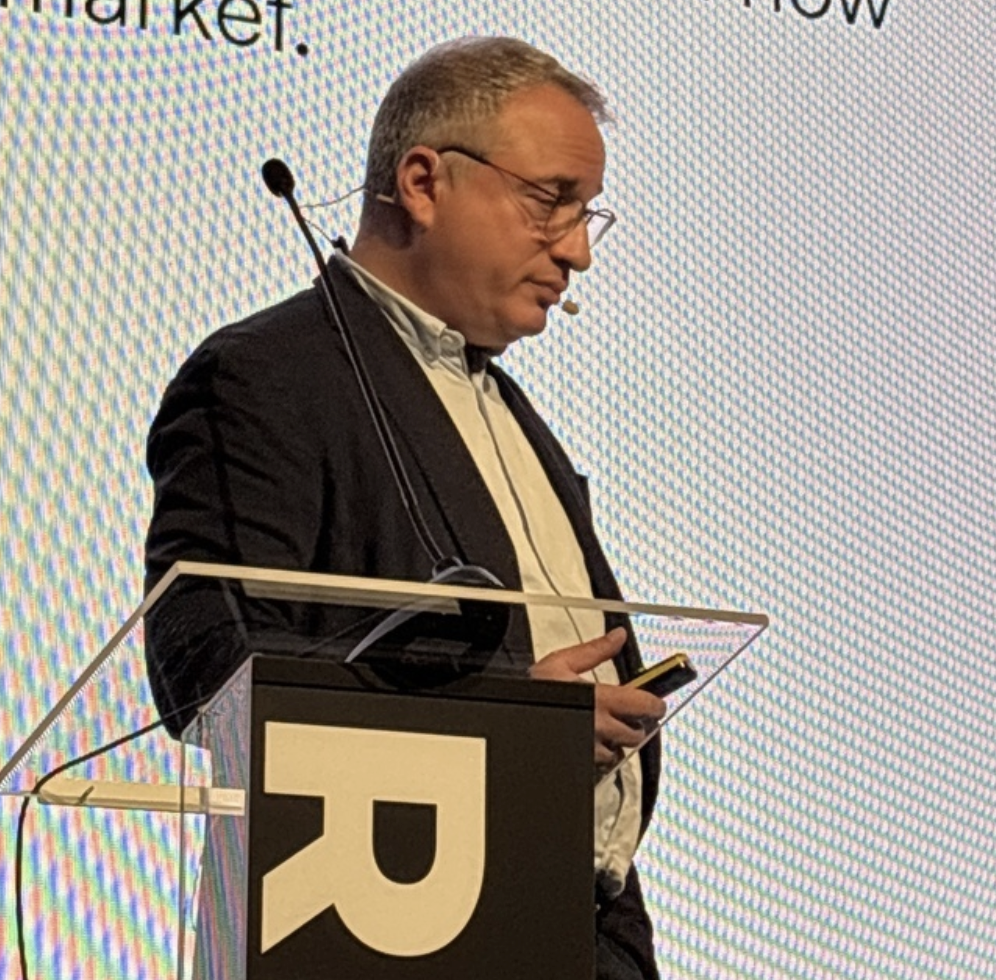 Aleksandar Rustemovski : Les stations de radio digitales unifiées peuvent désormais concourir sur le marché publicitaire programmatique, débloquant des milliards de revenus publicitaires auparavant inaccessibles.