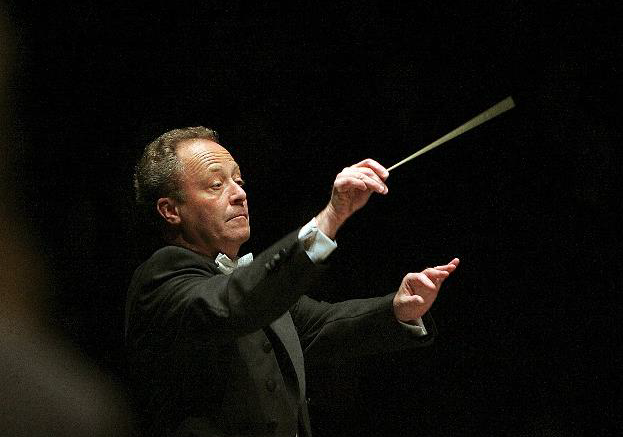 Emmanuel Krivine à la tête de l'Orchestre National de France © Philippe Hurlin