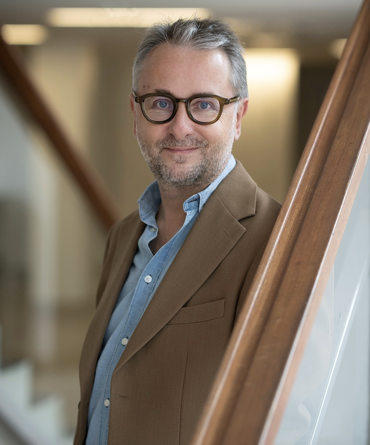 Stéphane Grant prend la direction de France Musique ce 24 août et intègre également le Comité de direction de Radio France. Crédits photo : Radio France / Christophe Abramowitz