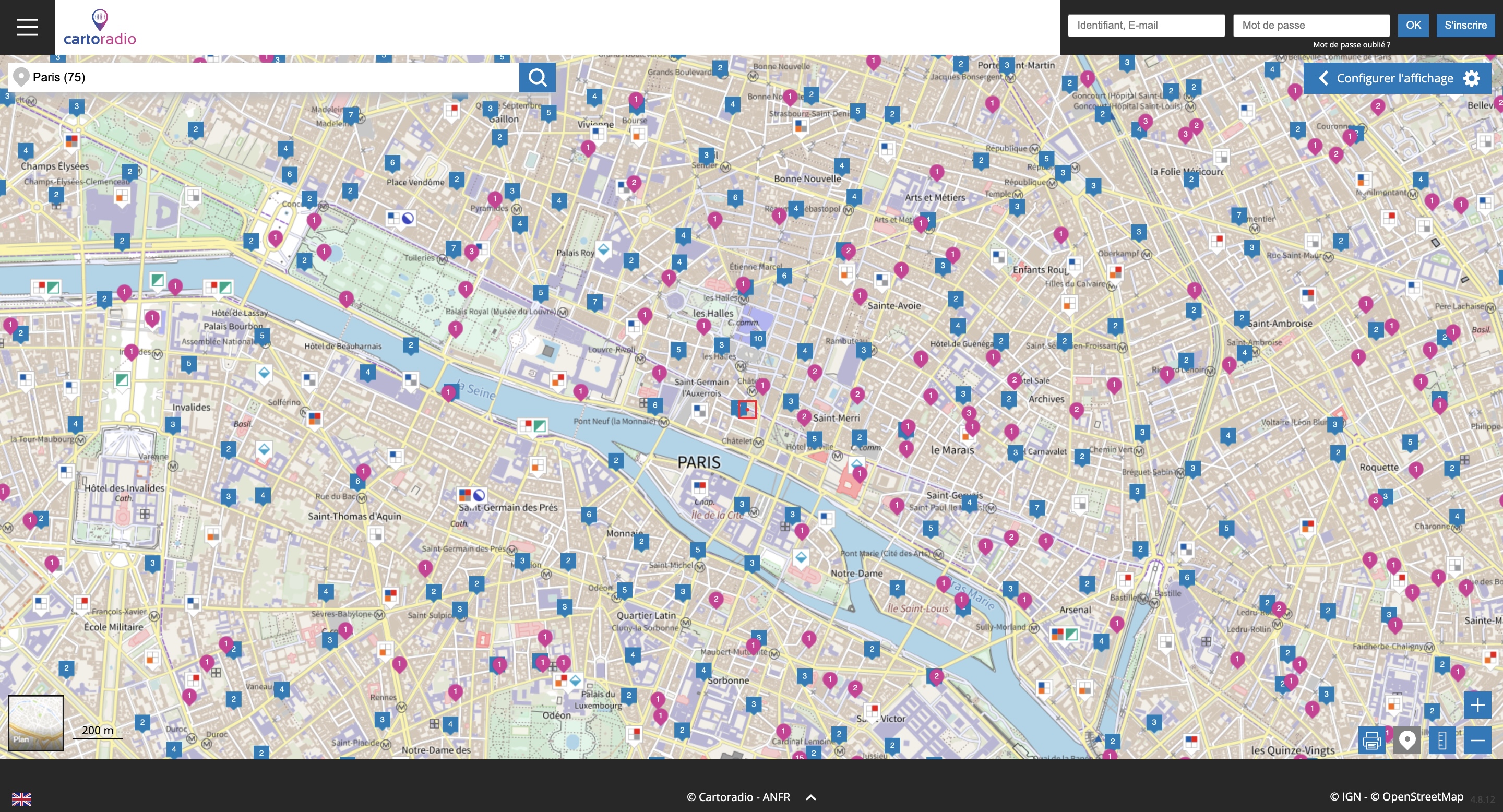 Cartoradio permet de visualiser les sites radioélectriques autorisés par l’ANFR sur le territoire, ici dans Paris, et de consulter leur implantation géographique. La plateforme permet de zoomer sur une zone et d’identifier les sites autorisés ainsi que les opérateurs concernés. Source : Cartoradio – ANFR.