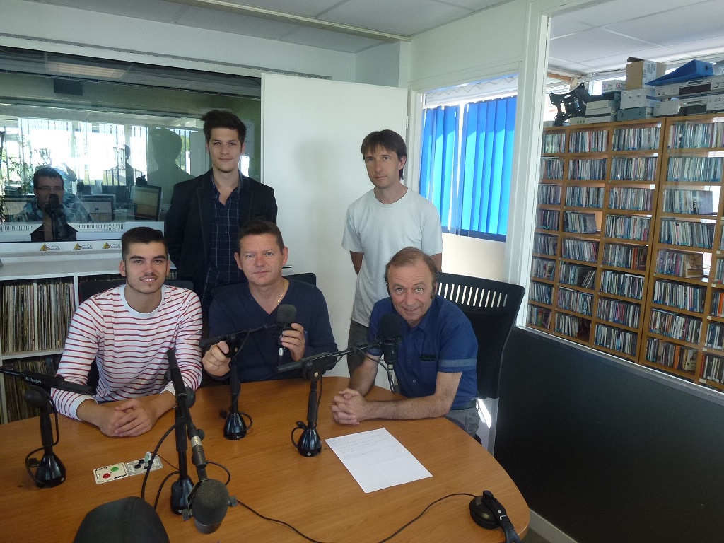 Demoiselle très masculine (de g. à dr.) : Paul Nouzarède, Morgan Gallot, Pascal d'Armandieu, Emmanuel Bidaux, Arnaud Develde. © Photo BV.