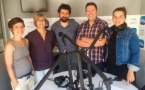 L'équipe de Radio Gâtine. De gauche à droite : Sophie Moine, Béa Boutin, Thomas Moreau, Samuel Pacault et Élodie Morisset. 