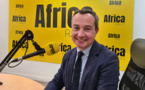 Jean-Baptiste Bancaud, directeur délégué, dans les studios d’Africa Radio du faubourg Saint-Antoine à Paris. © Africa Radio.