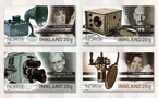 Les nouveaux timbres "Kringkasting 100 år" célèbrent un siècle de radio et de radiodiffusion à travers quatre figures emblématiques : Lalla Carlsen, le roi Haakon VII, Trond-Viggo Torgersen et Else Kåss Furuseth. 