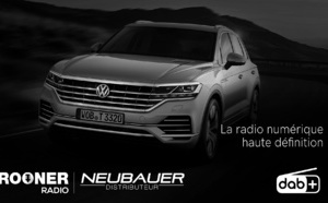 Salon de la Radio : Crooner Radio à bord d'un Touareg SUV
