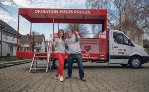 Bel RTL sort son camion-tirelire pour l'opération Pièces Rouges