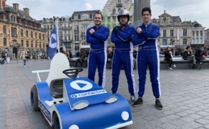 Une caisse à savon aux couleurs de Contact FM