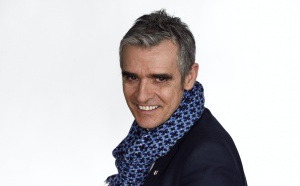 Fabrice Drouelle, une voix de radio devient personnage de théâtre