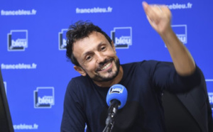 France Bleu remet un chèque à l'association "Dons solidaires"