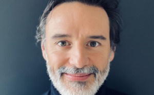 Acast France muscle son équipe