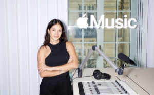 Originaire de Paris, Naomi Clément est journaliste, autrice et DJ.