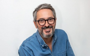 Frédéric Antelme, directeur délégué de Radio Nova depuis novembre 2023. Il revendique un travail "fidèle à la promesse". © Charlotte Vignon.