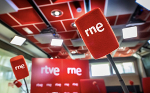 RNE tourne la page de l’AM et accélère sur le DAB+