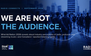 Les professionnels surestiment les podcasts mais évaluent correctement la radio