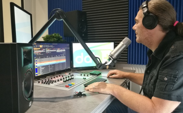 Playloud détricote la frontière