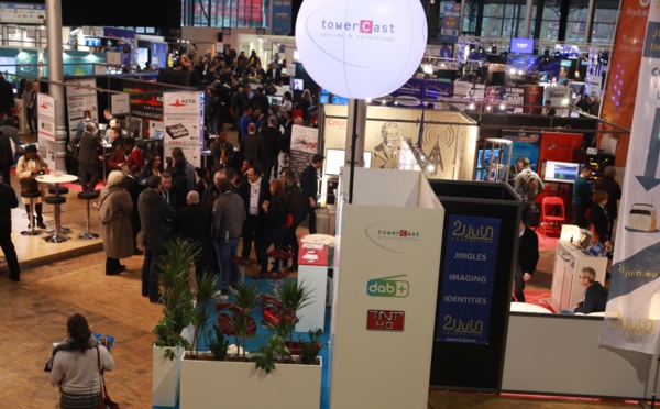 Passons au Salon pour "radioter"