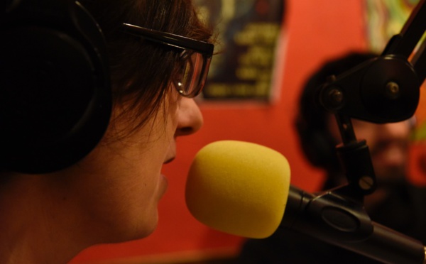 L'évasion par le livre et les ondes