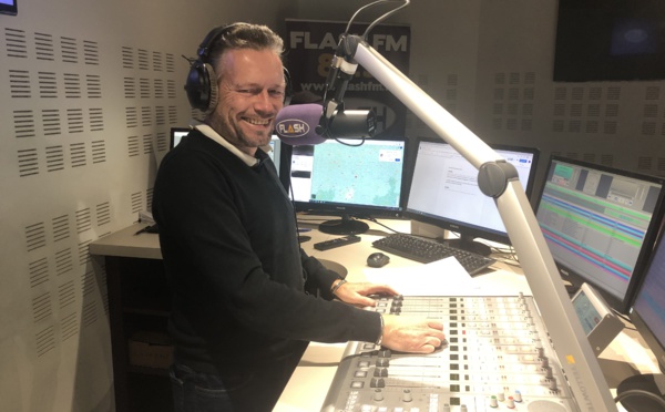 18 ans, Flash FM sort de son nid