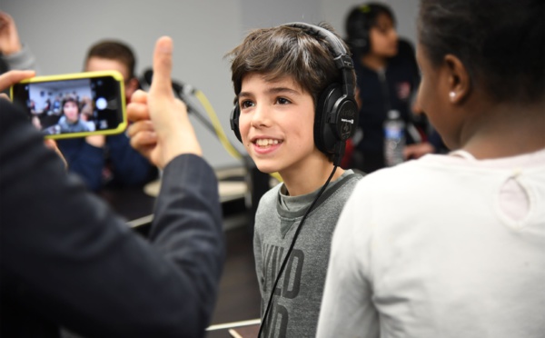 Franceinfo investie dans l'éducation aux médias