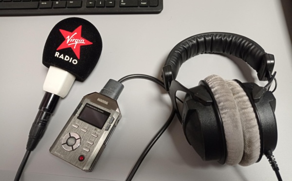 Lagardère coupe le son du local