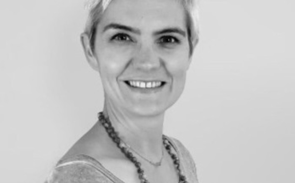 Frédérique Vey, la vente en mode agence de com'