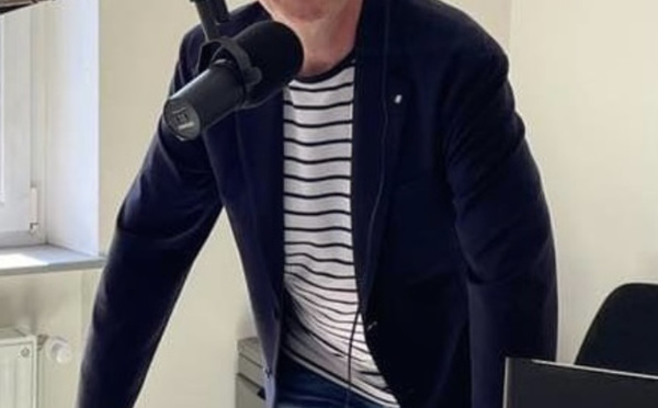 C'est timidement Noël sur les radios françaises