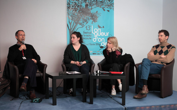 La critique de la radio résiste